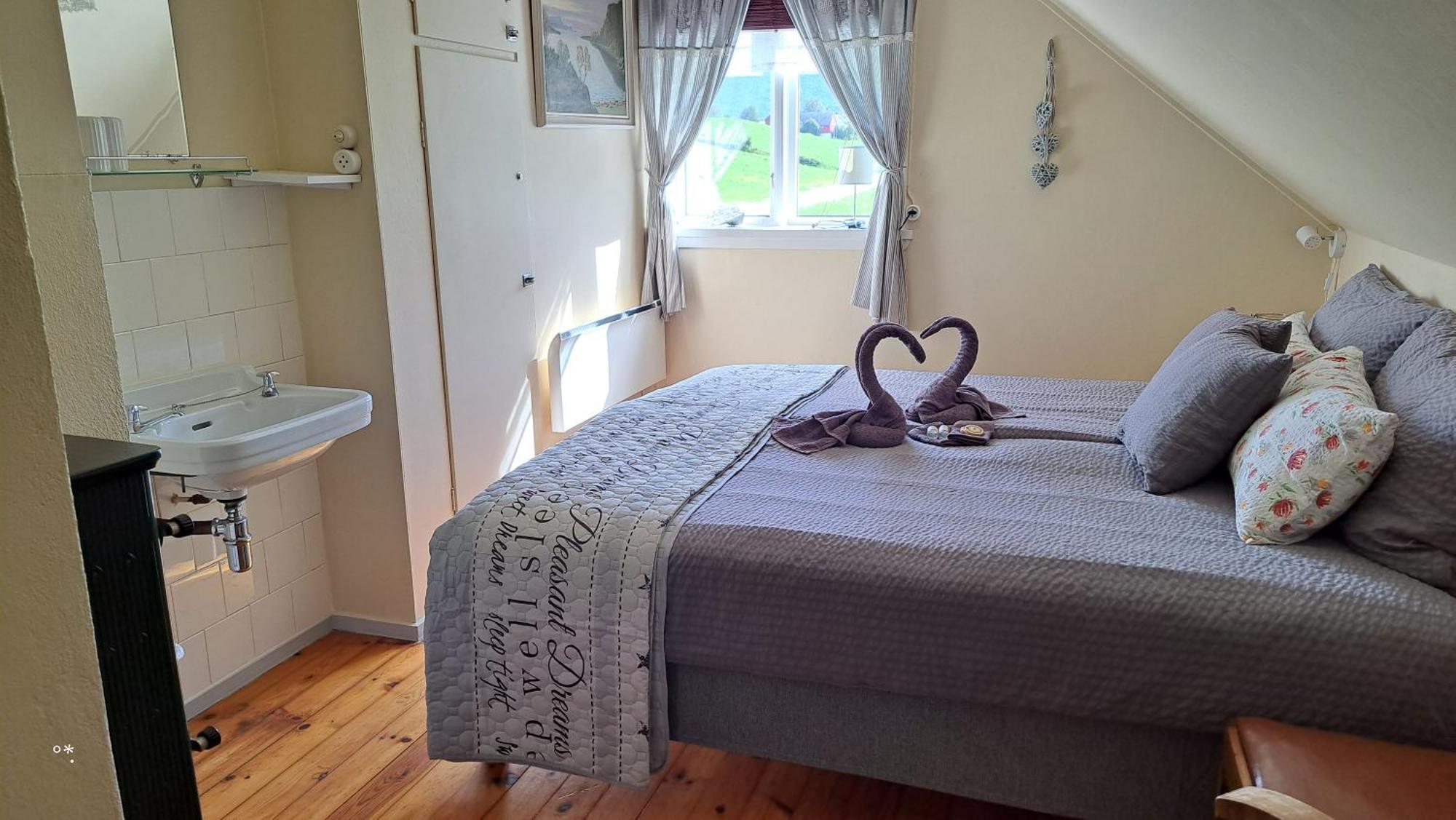 Elvebakk Bed & Breakfast Reed ภายนอก รูปภาพ